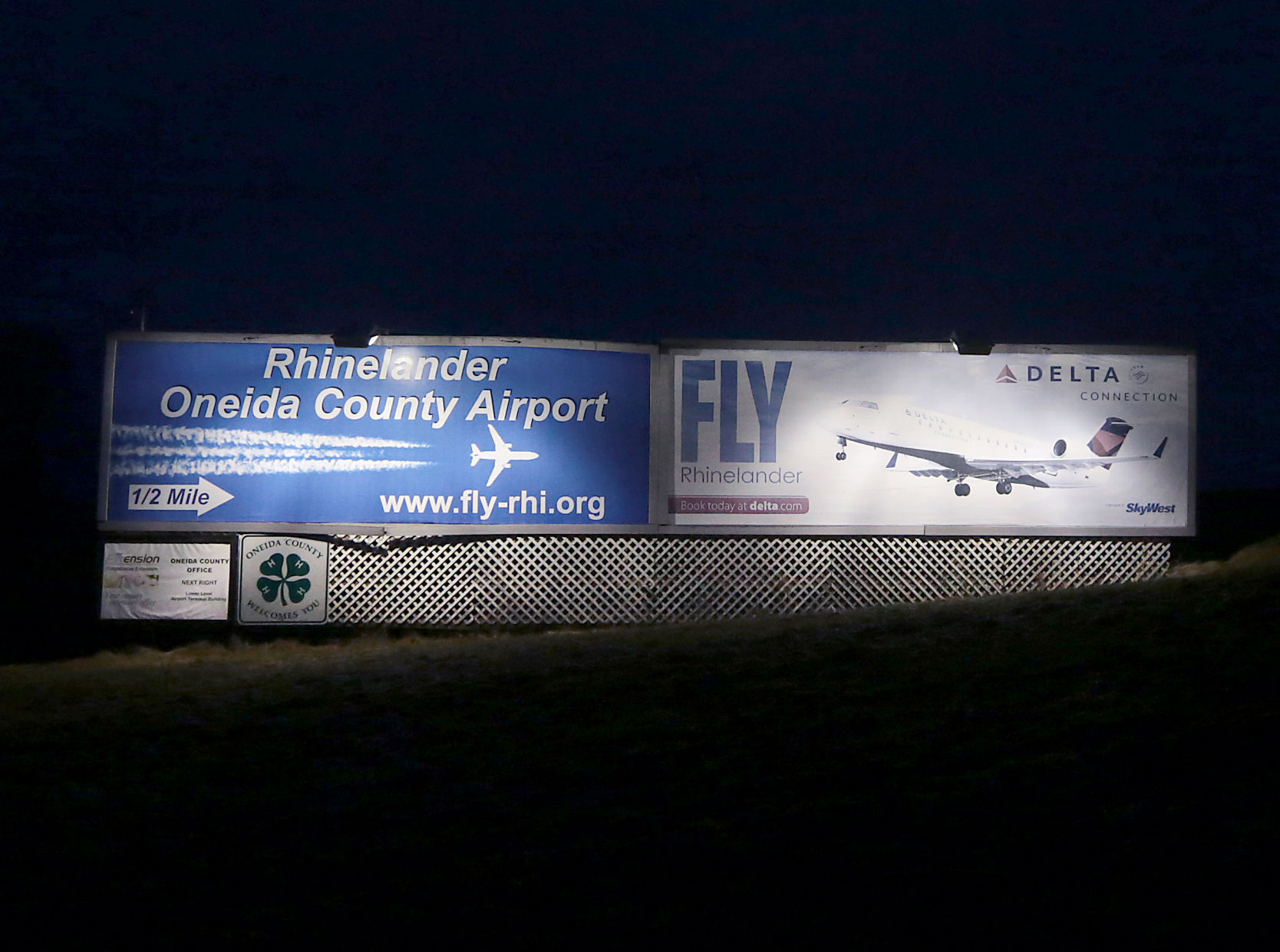 Rhinelander-Oneida County Airport